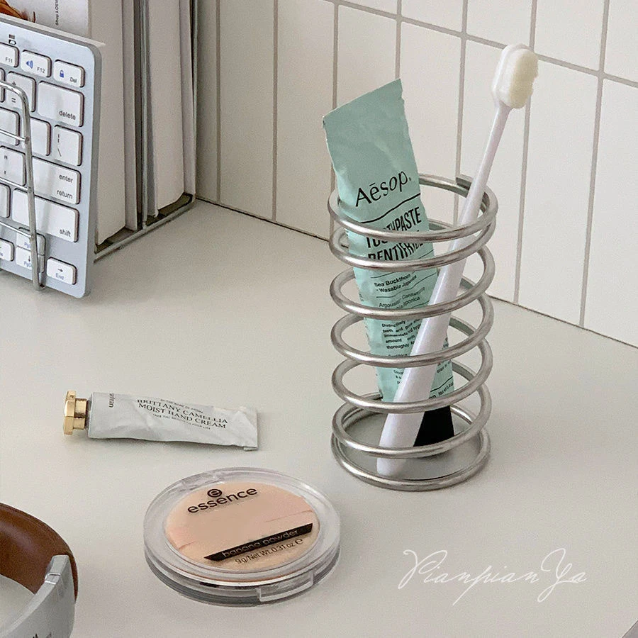 حامل فرشاة أسنان من الفولاذ ال - مراجعة Tiny Home Bathroom Kit وسعره
